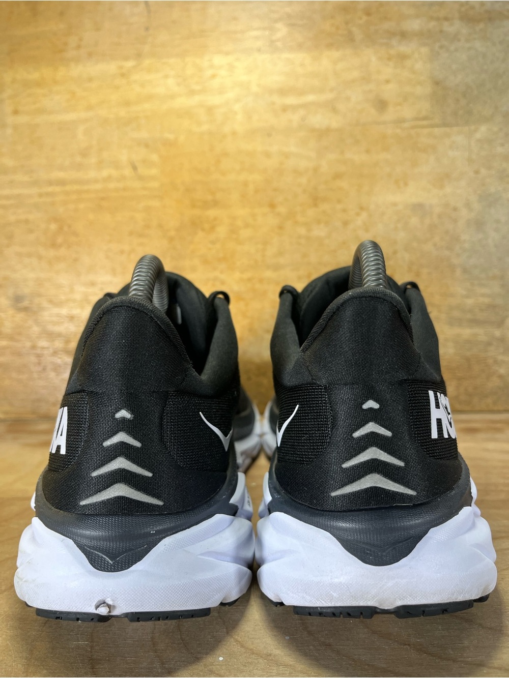 Hoka One One Clifton 8 REFLECTIVE Womens Sz 8 Running Shoes Sneakers Black White - Picture 5 of 13